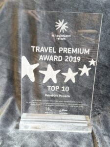 Glastrophäe Travel Premium Award 2019 von schauinsland-reisen, Top 10, für das Reisebüro Pomorin