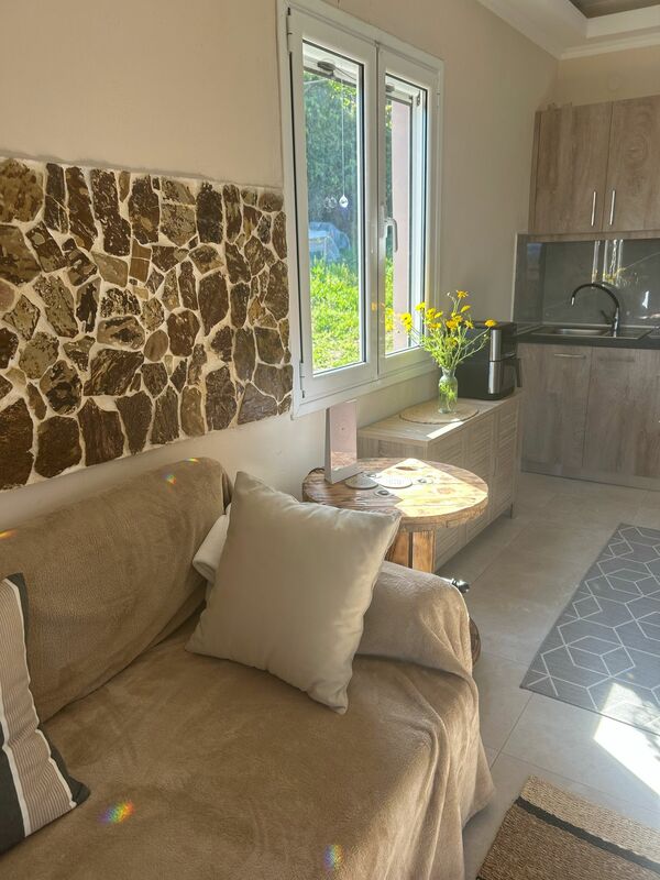 Ferienhaus Spitaki, Agios Stefanos – Wohnen 01