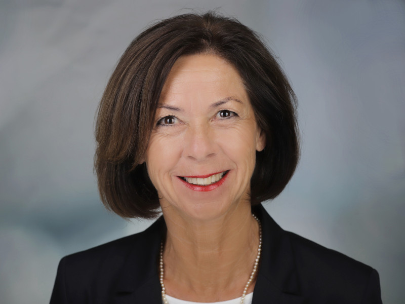 Renate Pomorin, Senior Account Manager